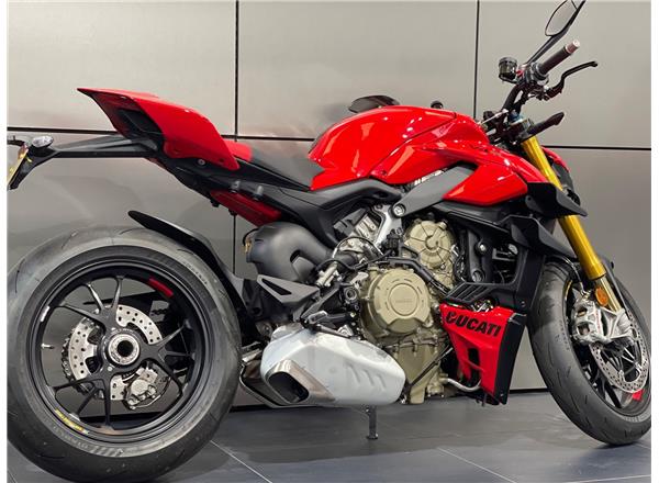 2022 Ducati Streetfighter V4  - Image 2