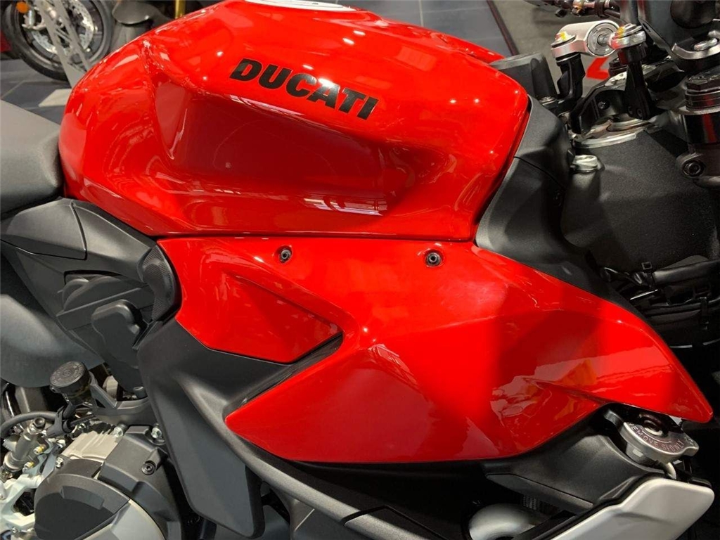 New Ducati Streetfighter V2 955 V2 - Image 6